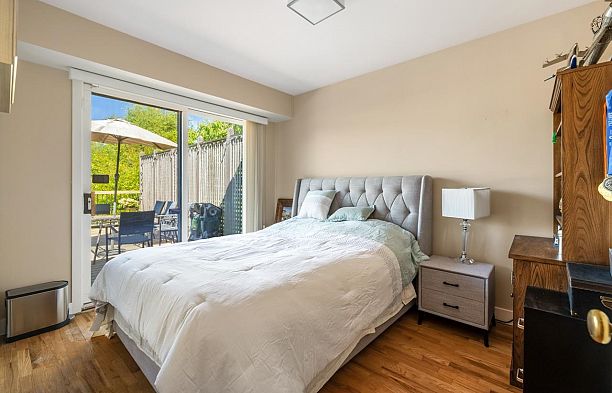 7375 Laburnum Street S.W. Marine