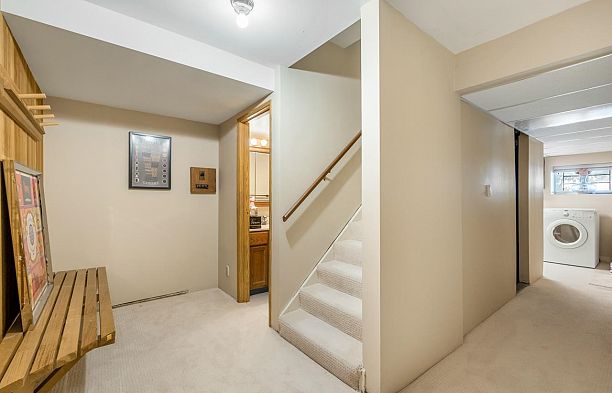 7375 Laburnum Street S.W. Marine