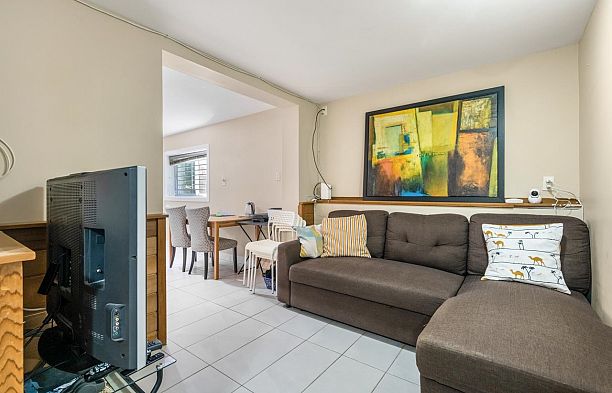 7375 Laburnum Street S.W. Marine