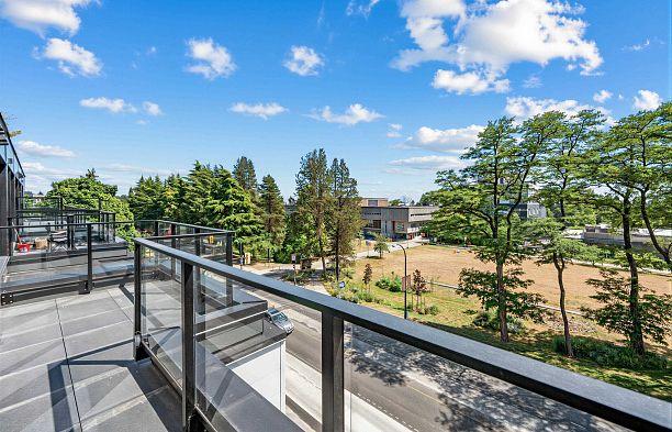 504 6485 Manitoba Street Oakridge VW