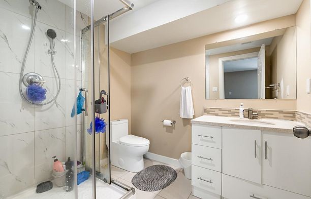 7375 Laburnum Street S.W. Marine