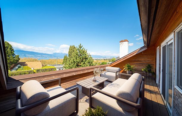 3974 W 10th Avenue Point Grey