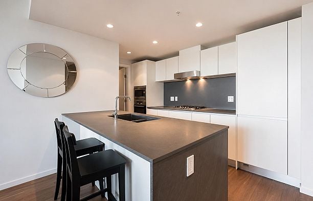 718 8488 Cornish Street S.W. Marine