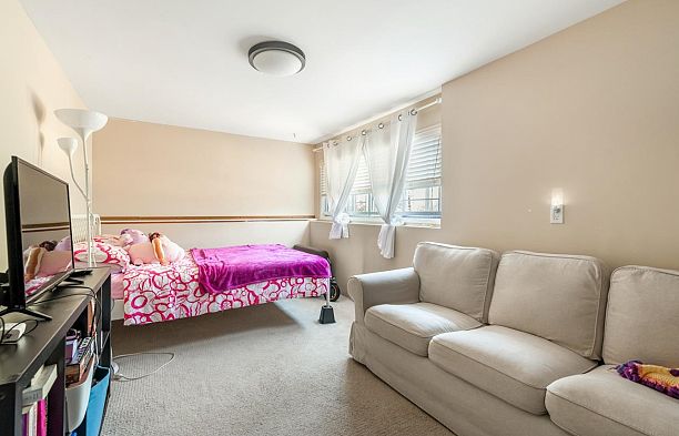 7375 Laburnum Street S.W. Marine