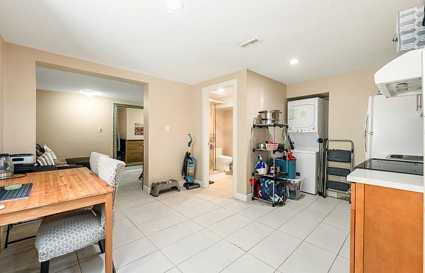 7375 Laburnum Street S.W. Marine