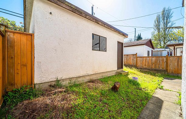 3974 W 10th Avenue Point Grey