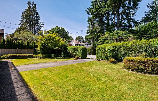 3662 W 49th Avenue Southlands
