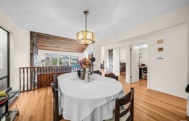 2843 W 22nd Avenue Arbutus