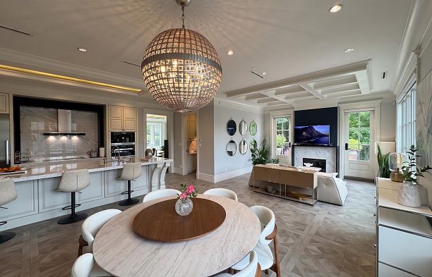 4281 Pine Crescent Shaughnessy