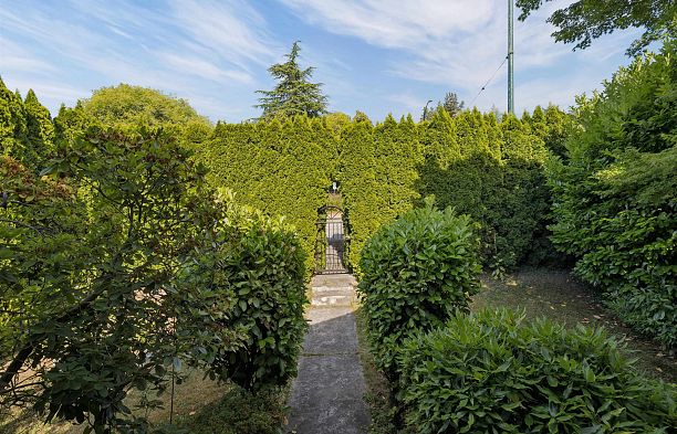 3707 Arbutus Street Arbutus