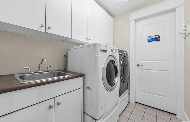 6562 Fremlin Street South Cambie