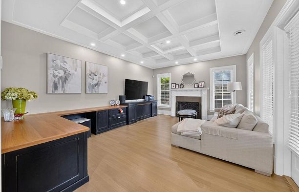 2599 W 36th Avenue MacKenzie Heights