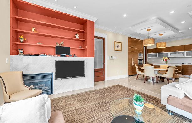 6562 Fremlin Street South Cambie