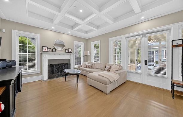 2599 W 36th Avenue MacKenzie Heights