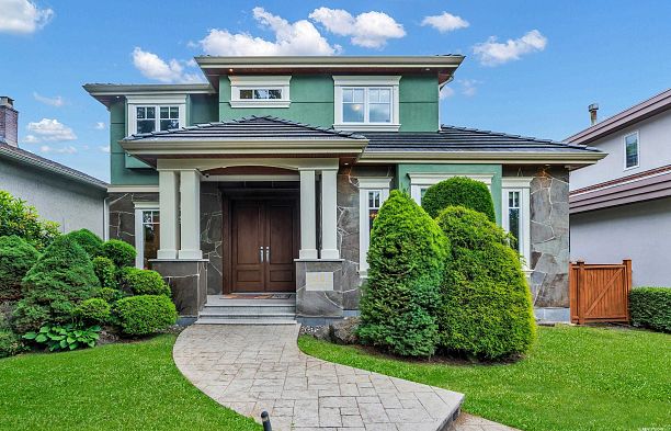 6562 Fremlin Street South Cambie