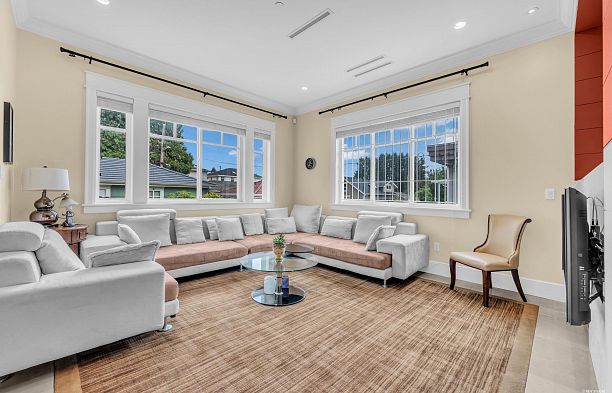 6562 Fremlin Street South Cambie