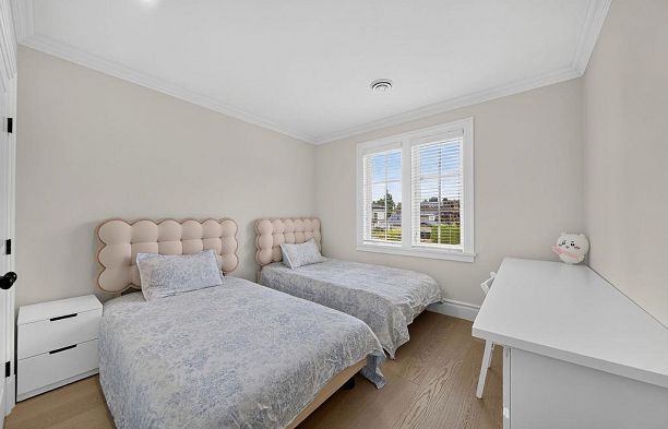 2599 W 36th Avenue MacKenzie Heights