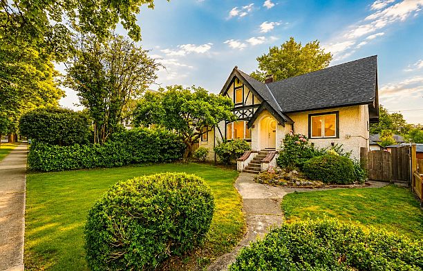 1225 W 26th Avenue Shaughnessy