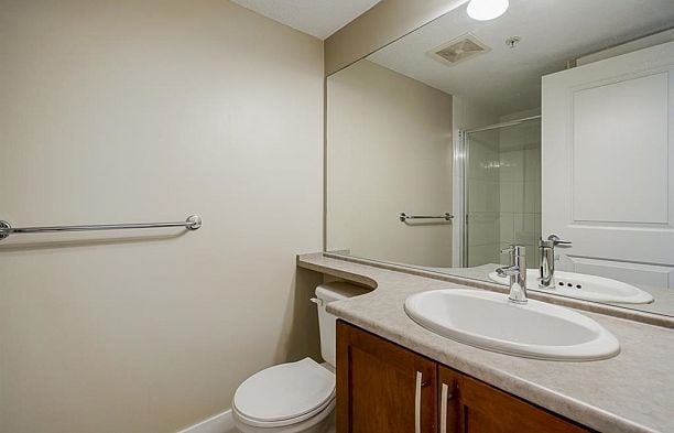 212 5740 Toronto Road University VW