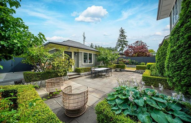 2599 W 36th Avenue MacKenzie Heights