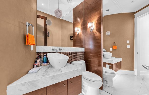 6562 Fremlin Street South Cambie