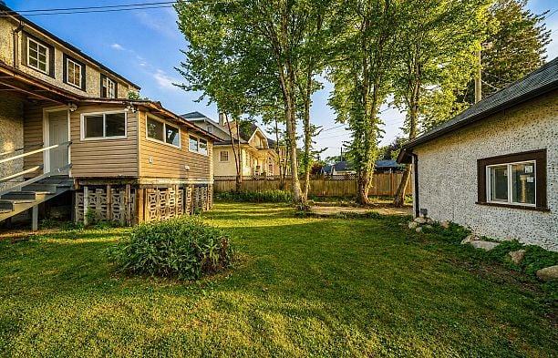 1225 W 26th Avenue Shaughnessy
