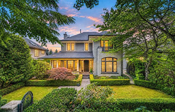 2599 W 36th Avenue MacKenzie Heights