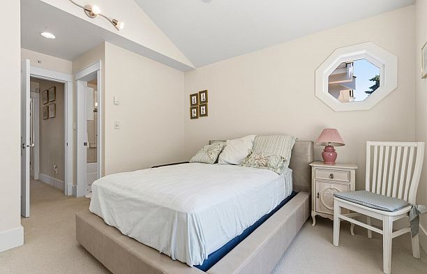 4188 Balaclava Street MacKenzie Heights