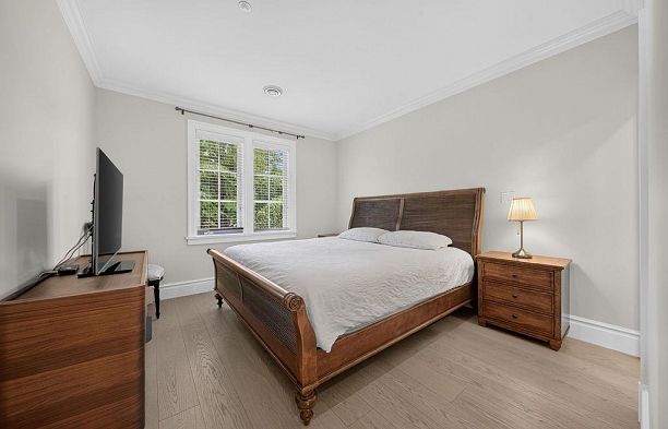 2599 W 36th Avenue MacKenzie Heights