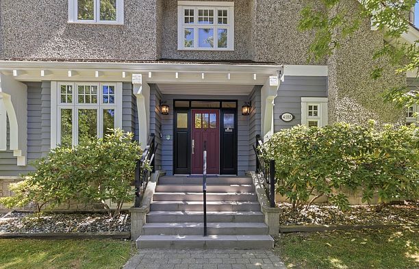 4188 Balaclava Street MacKenzie Heights