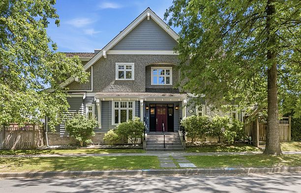 4188 Balaclava Street MacKenzie Heights