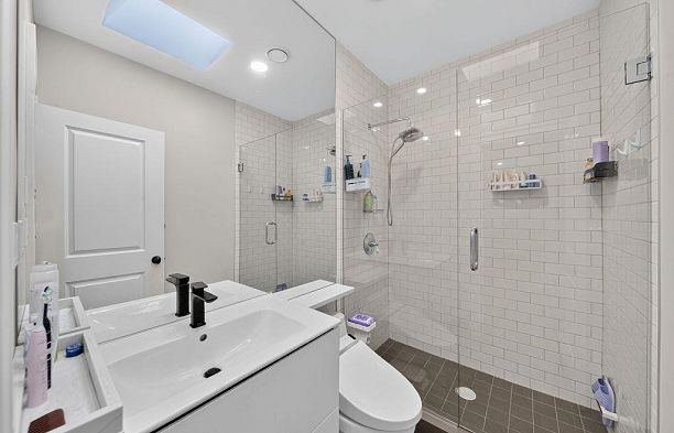 2599 W 36th Avenue MacKenzie Heights