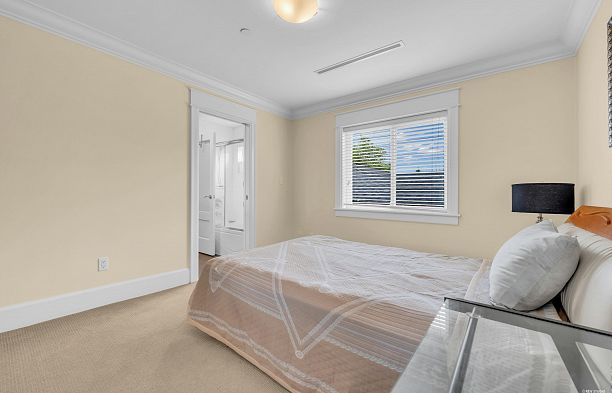 6562 Fremlin Street South Cambie