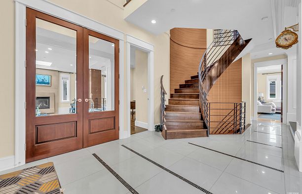 6562 Fremlin Street South Cambie