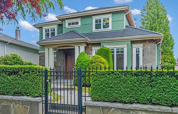 6562 Fremlin Street South Cambie