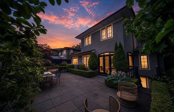 2599 W 36th Avenue MacKenzie Heights