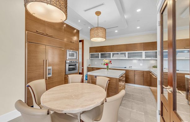 6562 Fremlin Street South Cambie