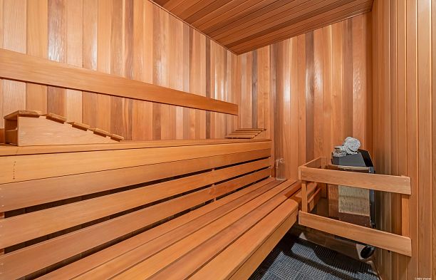 6562 Fremlin Street South Cambie