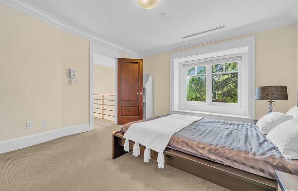 6562 Fremlin Street South Cambie