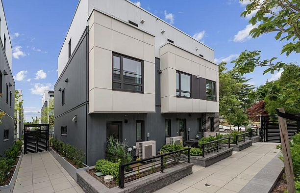 6292 Oak Street Oakridge VW