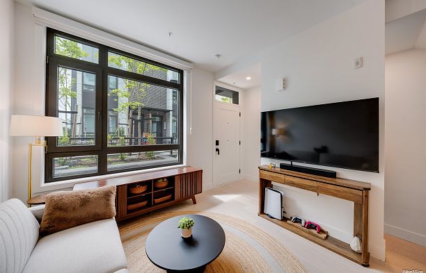 6292 Oak Street Oakridge VW