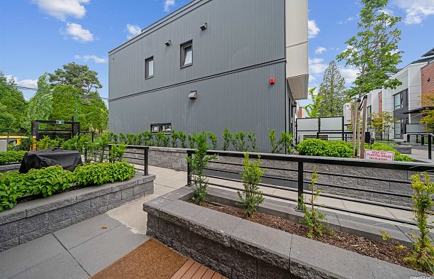 6292 Oak Street Oakridge VW