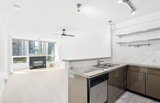 903 1328 W Pender Street Coal Harbour