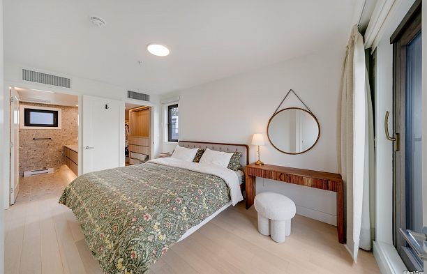 6292 Oak Street Oakridge VW