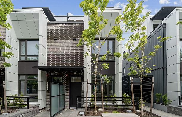 6292 Oak Street Oakridge VW