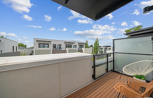 6292 Oak Street Oakridge VW