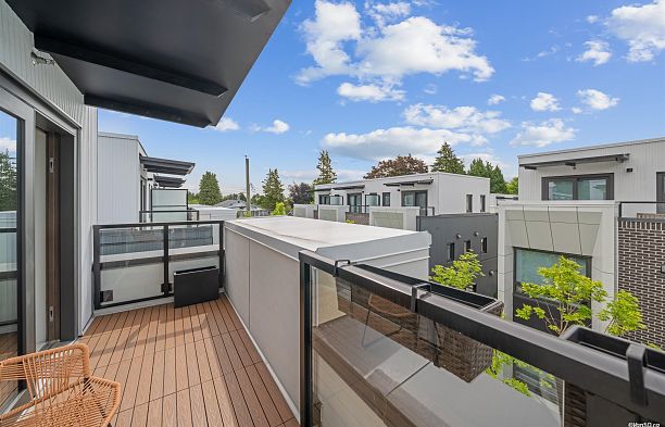 6292 Oak Street Oakridge VW