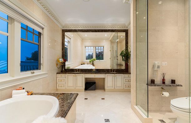 3402 Osler Street Shaughnessy