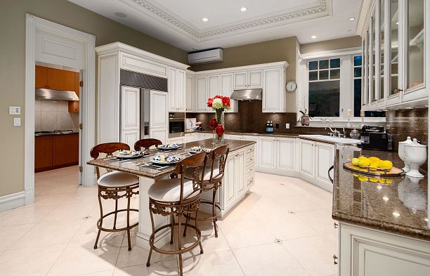 3402 Osler Street Shaughnessy