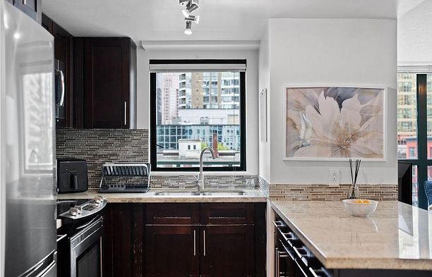 1005 1238 Melville Street Coal Harbour